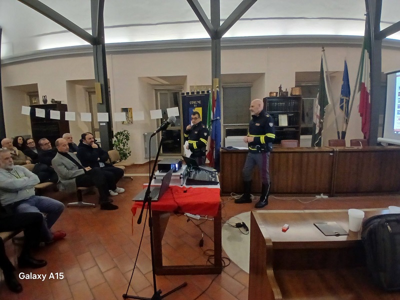 immagine notizia (ptn) Lugnano in Teverina, molti cittadini all’incontro sulla sicurezza stradale organizzato dal Comune con Polstrada e Provincia